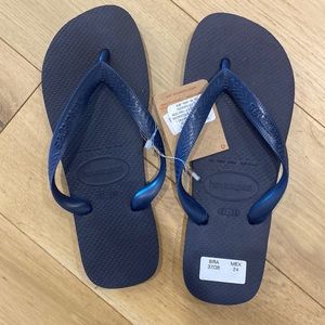 Havaianas flip flops NWT navy